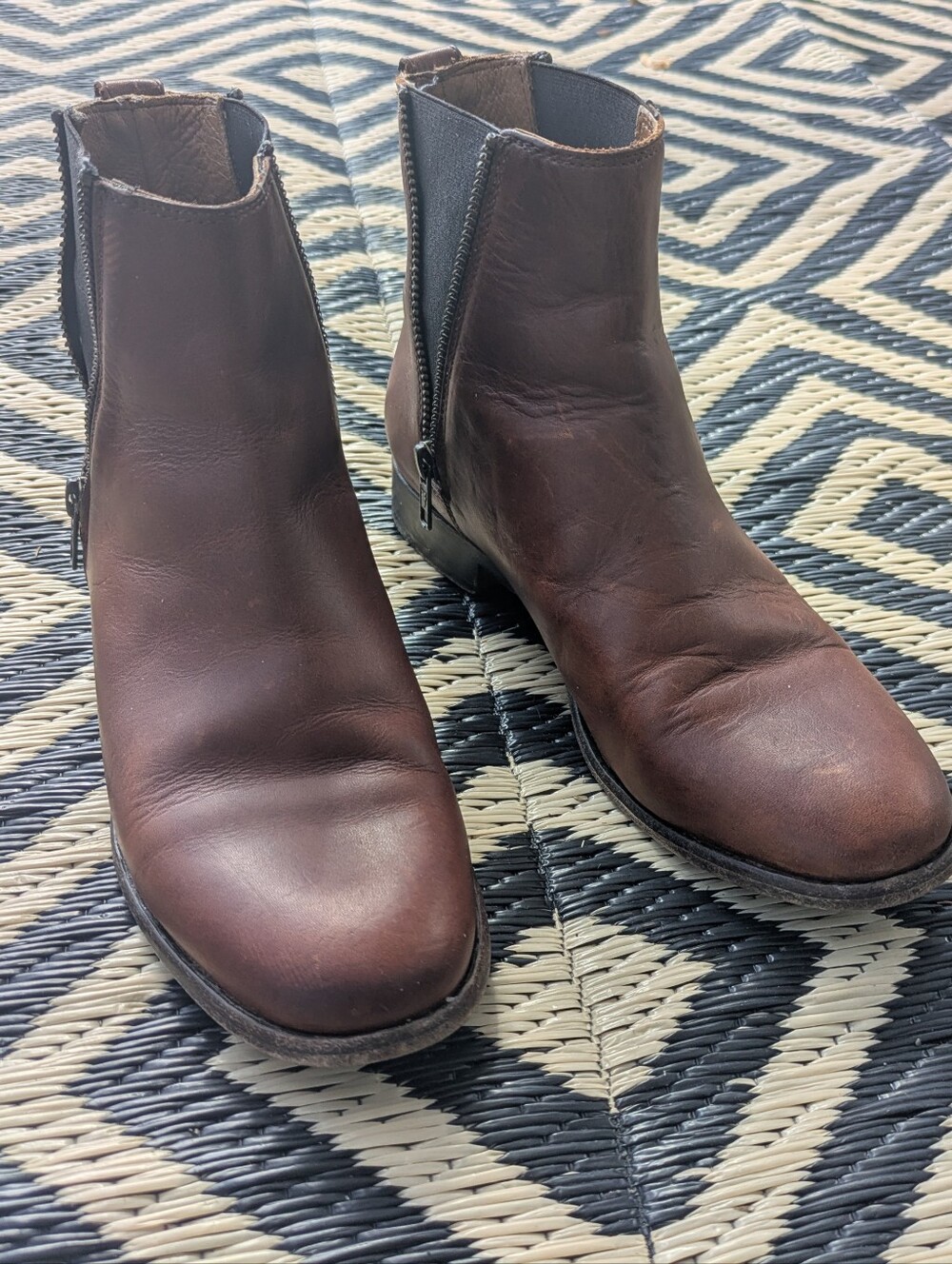 Frye Women's Size 8 Brown Leather Chelsea Boot